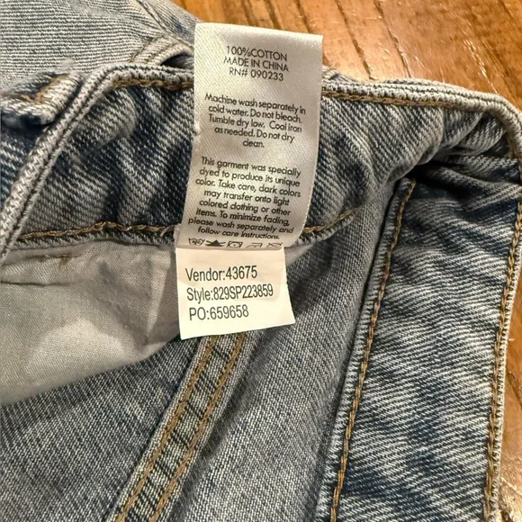 PacSun Mom Shorts | Size 29 Classic blue wash denim. - Picture 6 of 13